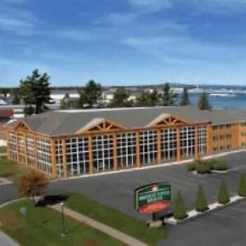 Bridge Vista Beach Hotel And Convention Center Mackinaw City Bagian luar foto