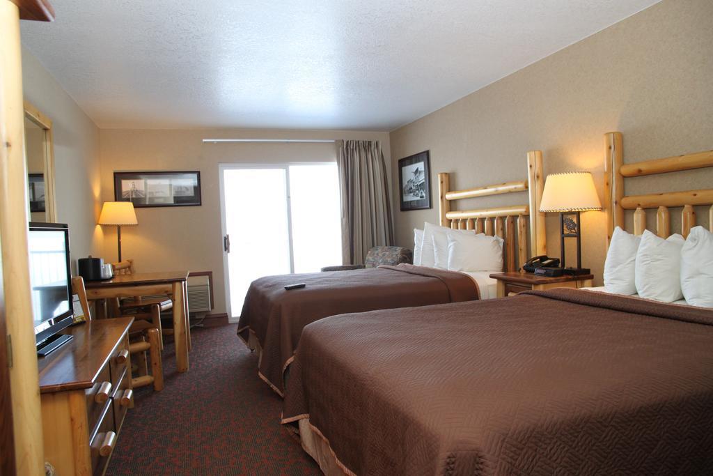 Bridge Vista Beach Hotel And Convention Center Mackinaw City Bagian luar foto