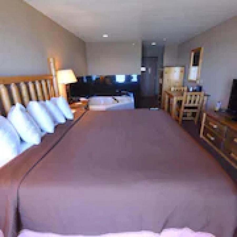 Bridge Vista Beach Hotel And Convention Center Mackinaw City Bagian luar foto