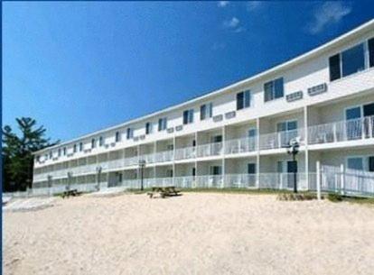 Bridge Vista Beach Hotel And Convention Center Mackinaw City Bagian luar foto