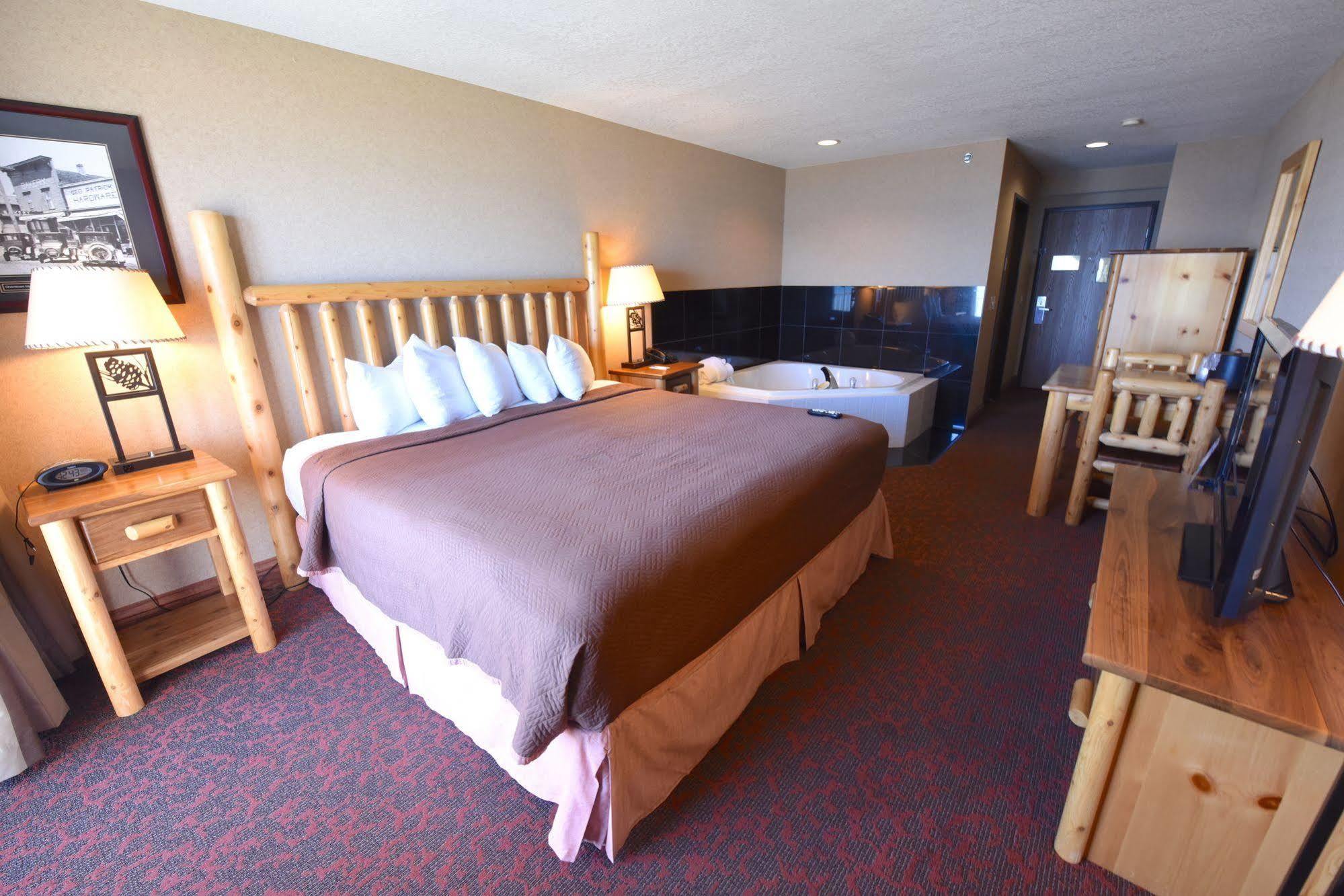 Bridge Vista Beach Hotel And Convention Center Mackinaw City Bagian luar foto